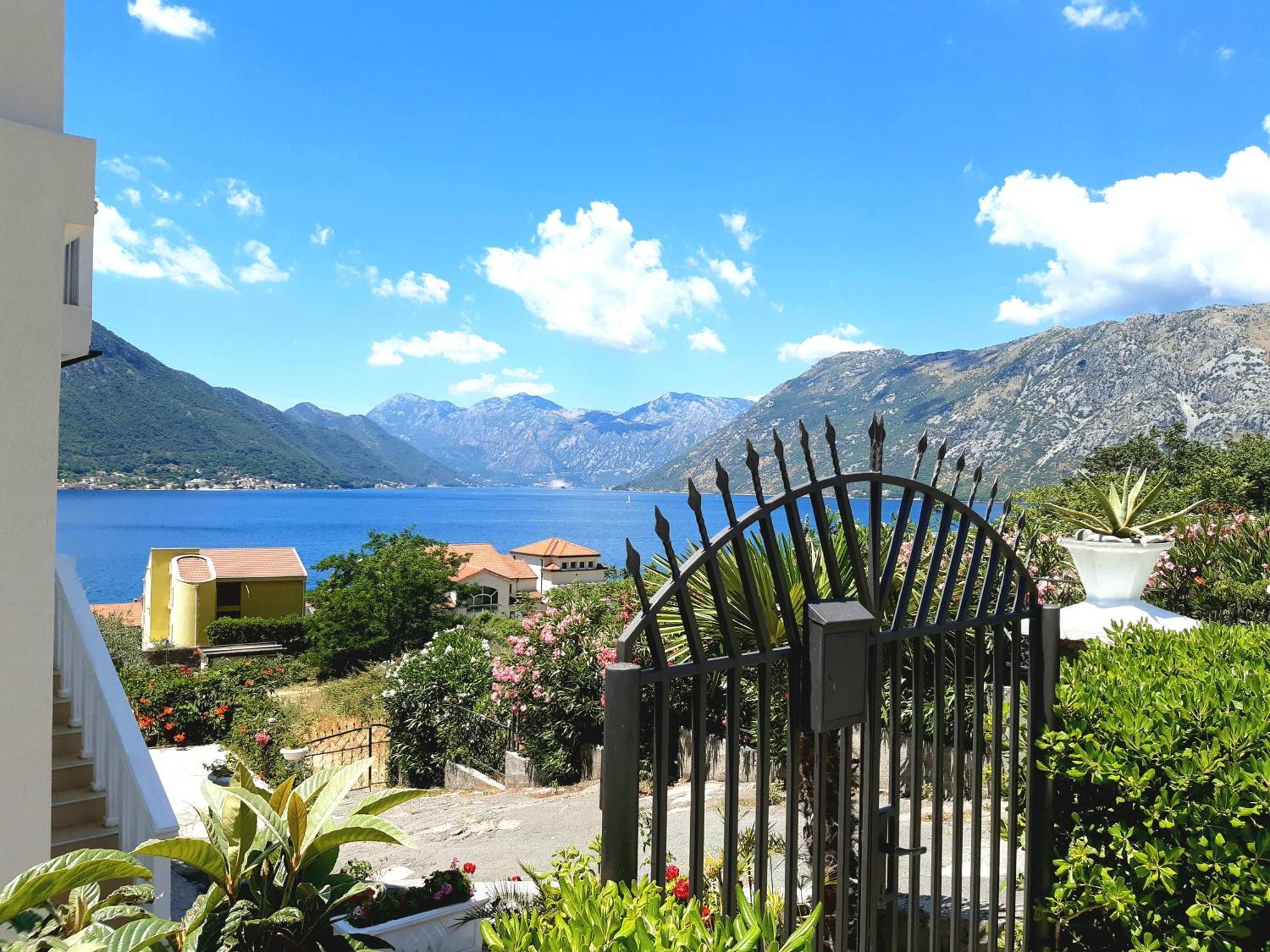 Apartments Sonja Kotor Bagian luar foto