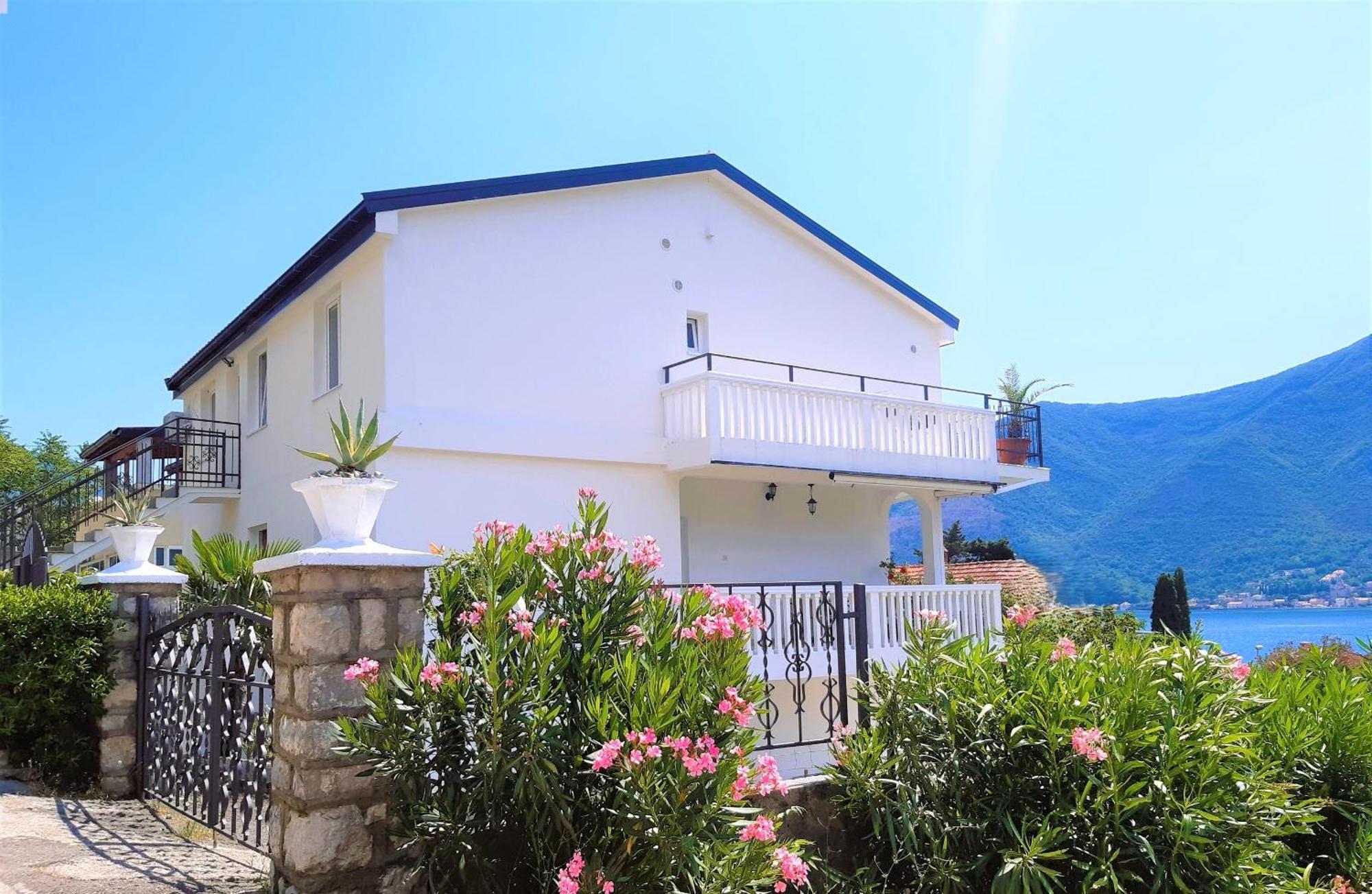 Apartments Sonja Kotor Bagian luar foto